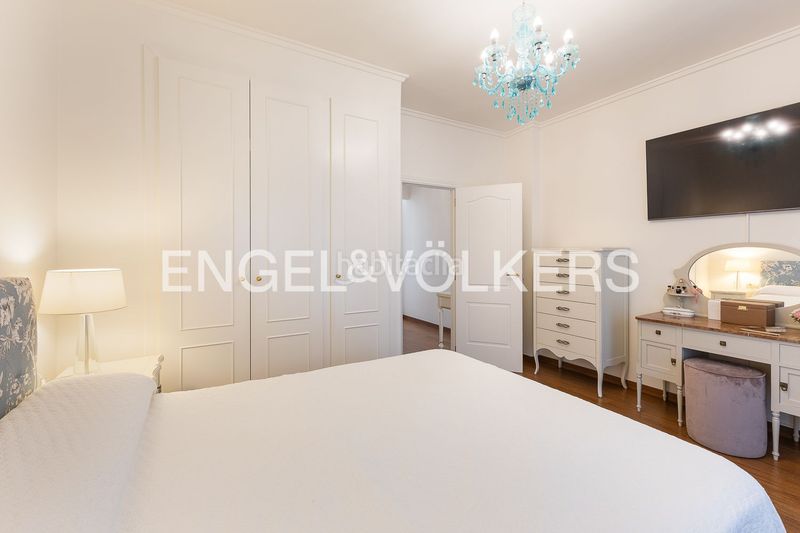Foto c77d5e90-7fbd-4901-8f6d-54df2f09c6ce. Casa adossada amb calefacció a El Cabanyal-El Canyamelar Valencia