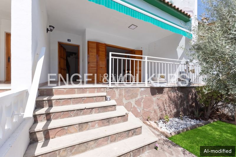 Foto 146b1dda-7865-4923-acdd-582282870780. Casa adossada amb calefacció aparcament a Moncófar Playa Moncofa