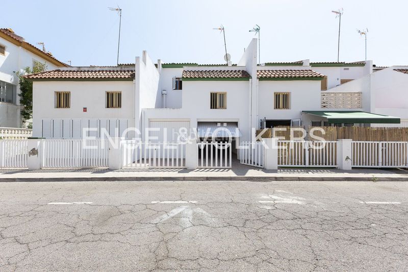 Foto bda13f35-e591-4a9b-9f9a-6e4c90c58712. Casa adossada amb calefacció aparcament a Moncófar Playa Moncofa