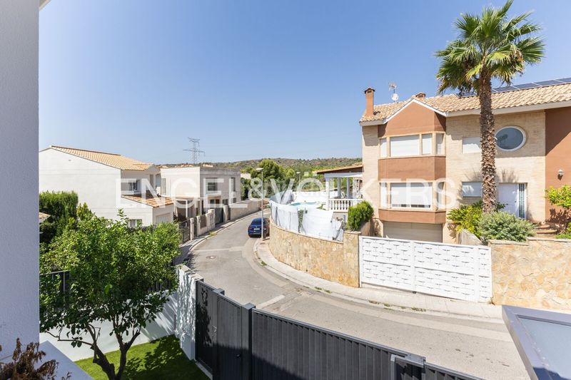 Foto f5cb3198-3d26-45ec-88fc-6997b9a9ed6c. Casa amb calefacció aparcament piscina a Alfinach - Monasterios Puçol