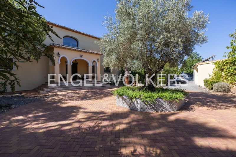 Foto a234249d-0b0e-4e7f-a3f6-a800f15269b3. Casa amb calefacció aparcament piscina a Centro Pedreguer