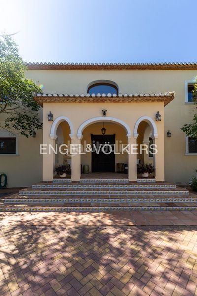 Foto ad46956d-926f-4569-9f27-2b7a6886a423. Casa amb calefacció aparcament piscina a Centro Pedreguer