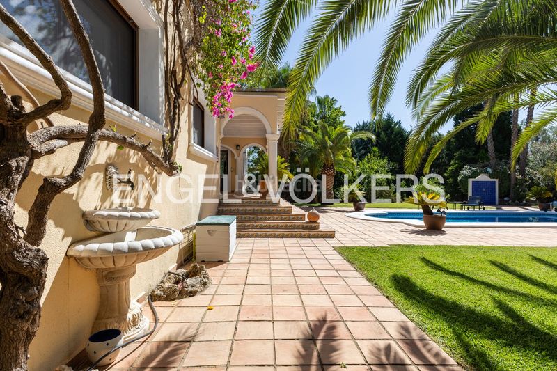 Foto b882e753-dea2-431b-bdba-e890de3f7678. Casa amb calefacció aparcament piscina a Centro Pedreguer