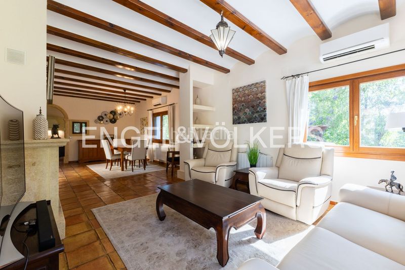 Foto bb0f6f3b-cda7-415d-8e78-8b1bb1746768. Casa amb calefacció aparcament piscina a Centro Pedreguer