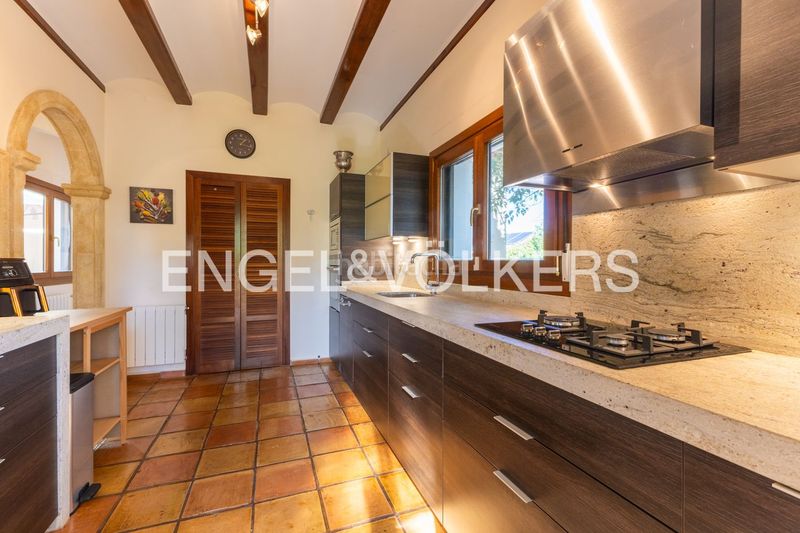 Foto c45ea7bc-0aa0-4666-a8ff-f1882f757687. Casa amb calefacció aparcament piscina a Centro Pedreguer