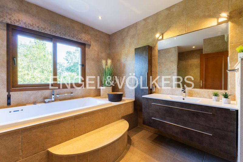 Foto dfa6a661-827d-40dc-bd39-286f54b233b0. Casa amb calefacció aparcament piscina a Centro Pedreguer