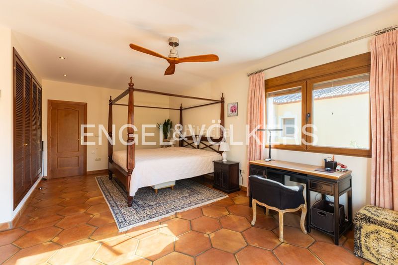 Foto e23ef47b-2442-433b-89f8-266302439029. Casa amb calefacció aparcament piscina a Centro Pedreguer