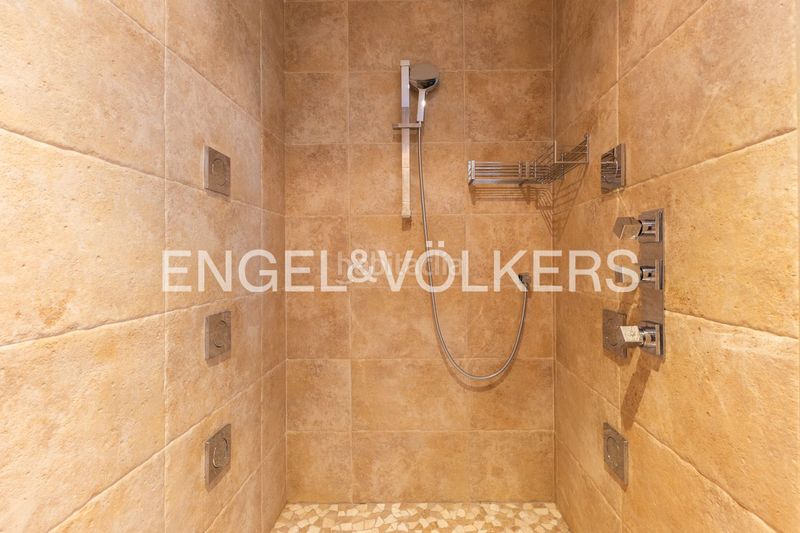 Foto e5bf2638-fd15-4d3f-ab0e-5684a7981728. Casa amb calefacció aparcament piscina a Centro Pedreguer