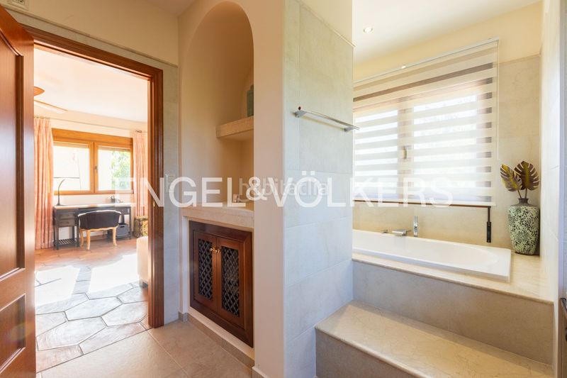 Foto fdfc6072-1eaf-4287-9cf6-c466ab87aa37. Casa amb calefacció aparcament piscina a Centro Pedreguer