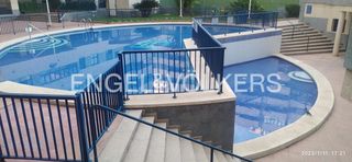 Rent Flat  Carrer de rafael lapesa melgar gramatic i lingüist. Práctica vivienda con garaje en urbanización valturia