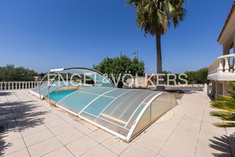 Foto b3aa6411-8614-4d88-8452-ed999ce44643. Casa amb calefacció aparcament piscina a Monserrat