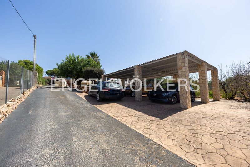 Foto d18e1606-ee15-44c0-850b-be8b8e51aabf. Casa amb calefacció aparcament piscina a Monserrat