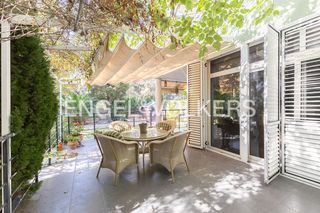 House in Corinto-Almardà. Chalet con jardín junto a la playa