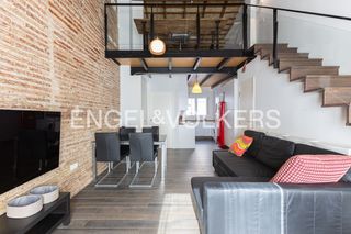 Flat in El Cabanyal-El Canyamelar. Vivienda reformada con carácter y estilo loft en el cabañal