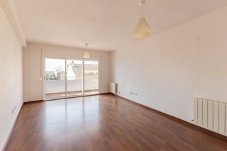 Lloguer Pis  Carrer de cullera. Vivienda reformada de 3 dormitorios con gran suite, terraza y ex