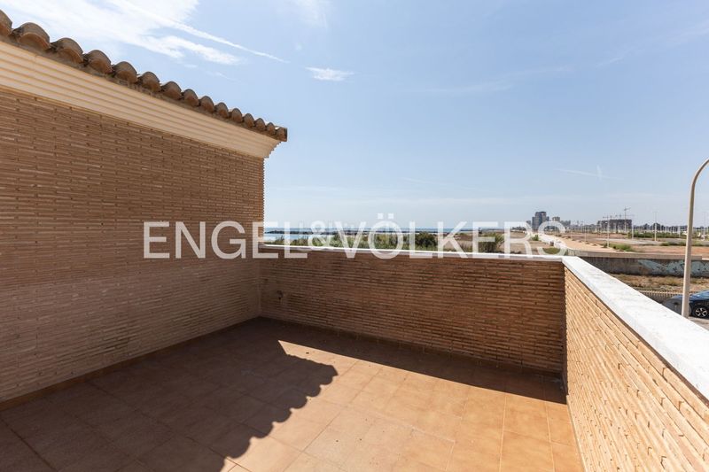 Foto 3cdcfb97-30f2-4e5f-887d-9a5596720e05. Alquiler casa adosada magnífica casa adosada frente al mar para larga duración en Puçol
