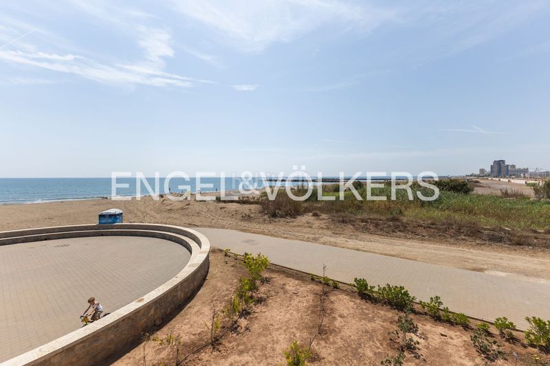 Foto 43b0e651-60fa-4747-8466-323392cf3c72. Alquiler casa adosada magnífica casa adosada frente al mar para larga duración en Puçol