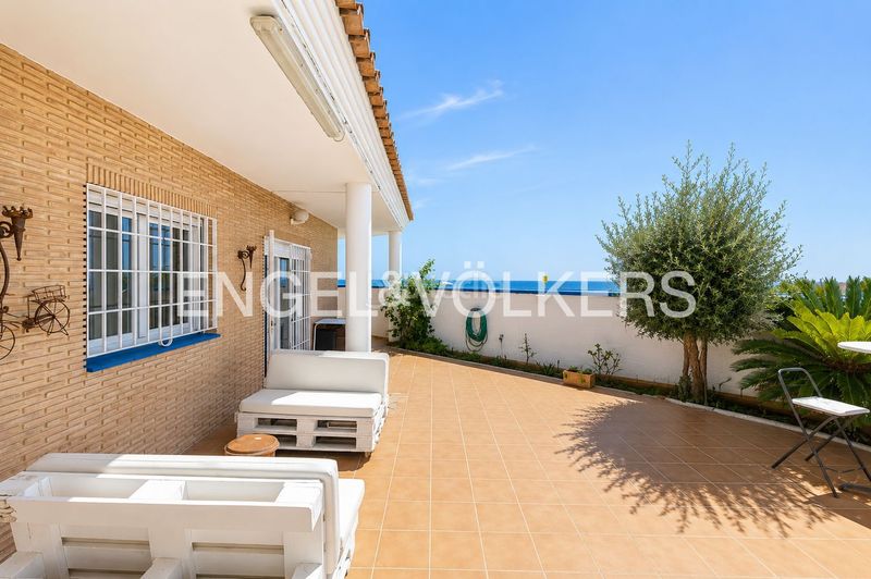 Foto caac95a2-2645-4902-aa46-a95cd56ef4e4. Alquiler casa adosada magnífica casa adosada frente al mar para larga duración en Puçol