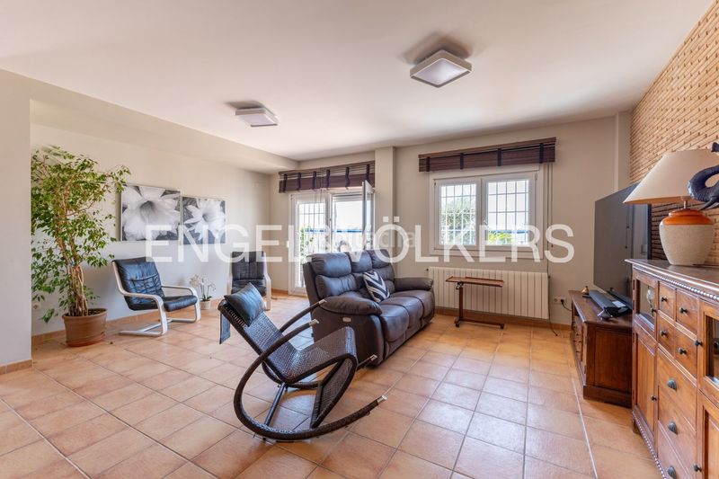 Foto e35c890a-817a-4412-a3ff-4f2d187d6c6e. Alquiler casa adosada magnífica casa adosada frente al mar para larga duración en Puçol