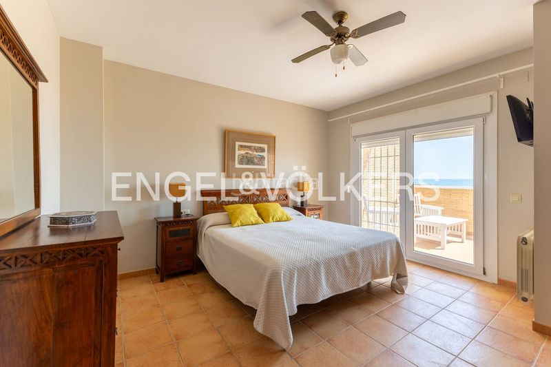 Foto e7ba3e7e-8df8-425f-8855-4f4882844ca5. Alquiler casa adosada magnífica casa adosada frente al mar para larga duración en Puçol
