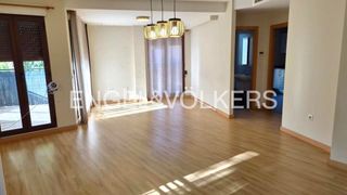 Location Maison jumelée  Carrer pintor benlliure. Acogedor adosado esquinero en rocafort