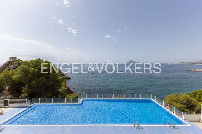 Foto 6823c19f-264b-429e-8c13-f7b54ae431e2. Lloguer pis amb calefacció aparcament piscina a Mascarat Altea