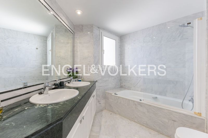 Foto f3a4124a-6626-4c43-8d11-992affcd28fd. Lloguer pis amb calefacció aparcament piscina a Mascarat Altea