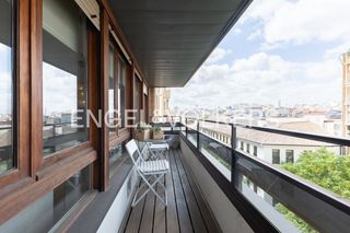 Appartement à El Carme. Apartamento de diseño en ultima planta  con balcón y plaza de ap