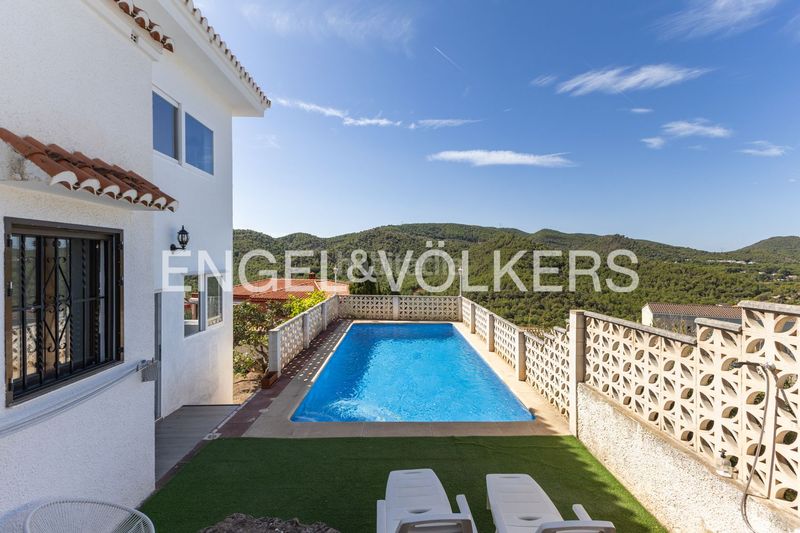 Foto 4b693b59-c396-4b47-96d8-fb88faaad65b. Casa amb calefacció aparcament piscina a Gilet