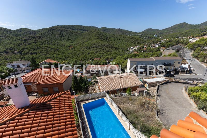 Foto b72ed91c-8f0a-4c3d-a39e-9df866c19297. Casa amb calefacció aparcament piscina a Gilet