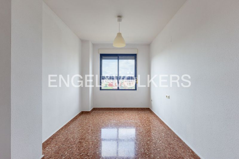 Foto 308d730b-9b74-4ab7-8d2c-ffd47cb0d249. Alquiler piso práctica vivienda con garaje en urbanización valturia en Valencia