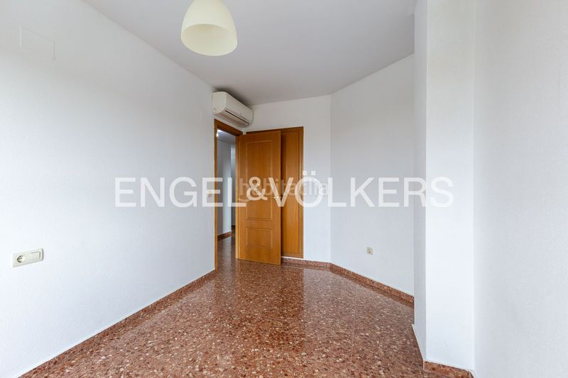 Foto 42bb3a98-d0d2-4f39-b08f-cec9ee08f05a. Alquiler piso práctica vivienda con garaje en urbanización valturia en Valencia