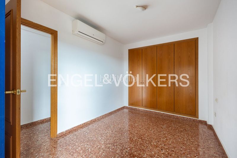 Foto 5dc8e5c0-230d-4a60-a7b7-81af58cb1d85. Alquiler piso práctica vivienda con garaje en urbanización valturia en Valencia