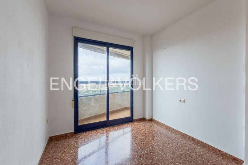 Foto 67067297-535d-48c5-95f7-b526b030bd74. Alquiler piso práctica vivienda con garaje en urbanización valturia en Valencia
