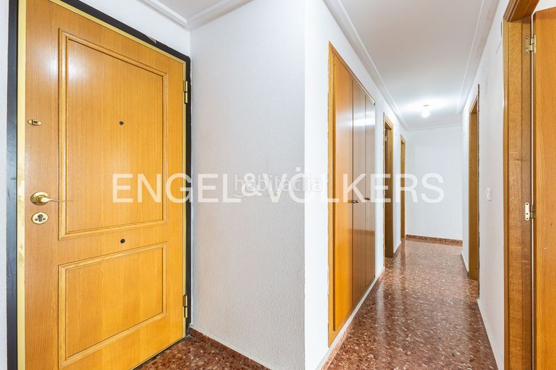 Foto 806cd9c0-b61c-43ae-a066-4ab198b376b4. Alquiler piso práctica vivienda con garaje en urbanización valturia en Valencia
