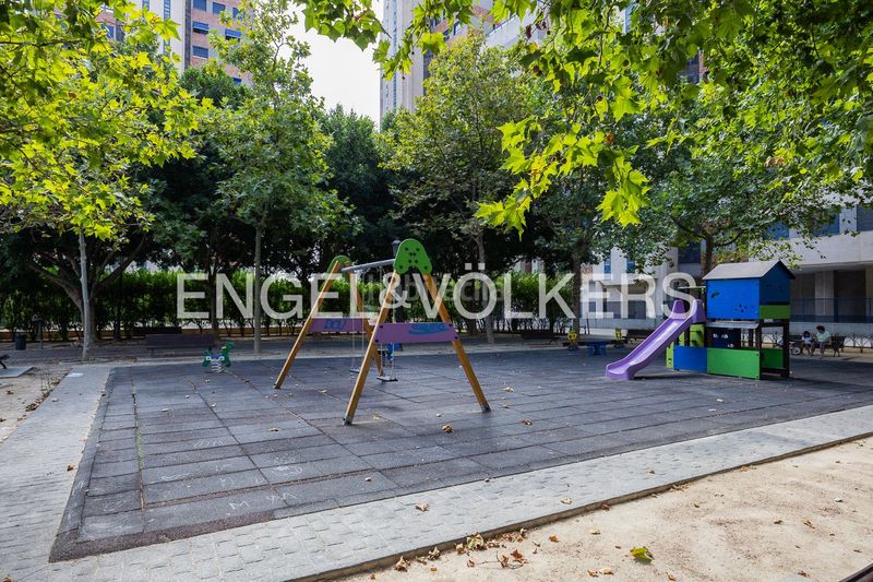 Foto afeccdf1-1cf0-4129-9921-42dbe498eebb. Alquiler piso práctica vivienda con garaje en urbanización valturia en Valencia