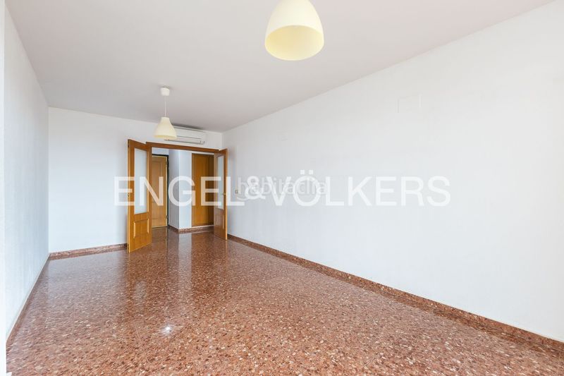 Foto c03ddee9-9041-4739-8f6d-932f31b1c996. Alquiler piso práctica vivienda con garaje en urbanización valturia en Valencia
