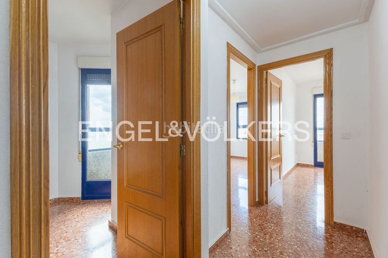 Foto ec6b810c-ca98-45fb-98c7-3f22f34d0901. Alquiler piso práctica vivienda con garaje en urbanización valturia en Valencia