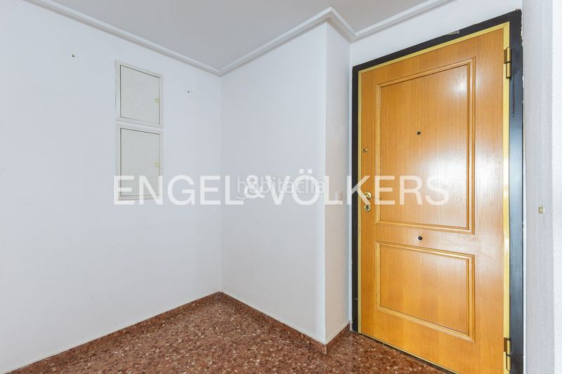 Foto f2c0f5f6-9634-48d9-abd0-da6b6964d1ad. Alquiler piso práctica vivienda con garaje en urbanización valturia en Valencia