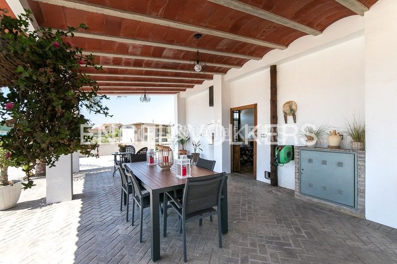 Foto 108a9020-f5f9-42fc-a53d-c9167b71a413. Casa amb calefacció aparcament a La Punta Valencia