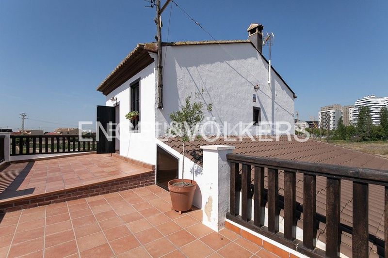 Foto 66f7f012-46dc-4988-b104-31cb4b8b3e70. Casa amb calefacció aparcament a La Punta Valencia