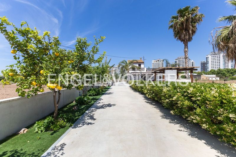 Foto dab0cc2e-b5db-41d3-8081-5aa0b8a753a9. Casa amb calefacció aparcament a La Punta Valencia