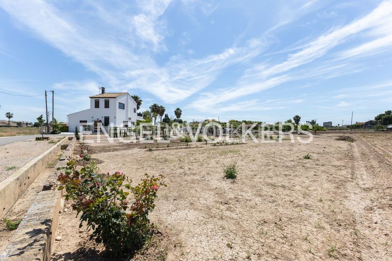 Foto e0d79974-1eec-4329-8250-d343ddb026e7. Casa amb calefacció aparcament a La Punta Valencia