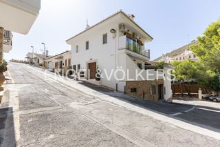 Casa adossada a Racó. Casa renovada con piscina, cercanía a la playa y rodeado de  nat
