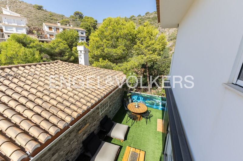 Foto c5e8437b-f475-43a9-a1ce-00ea36a321e8. Casa adossada amb calefacció aparcament piscina a Cullera