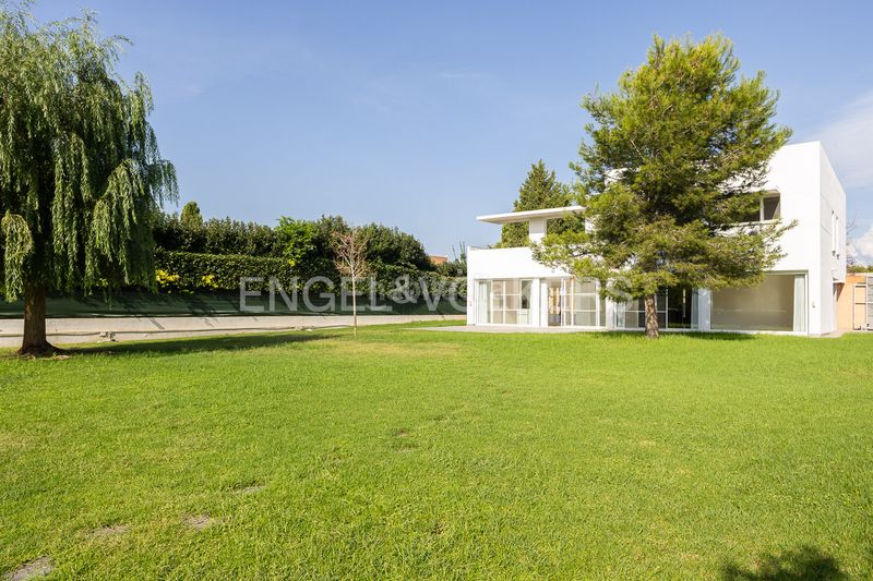 Foto 48682248-5c35-47d5-9976-21a6539160c5. Lloguer casa amb calefacció aparcament piscina a Bétera