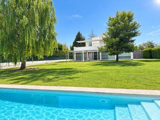Miete Haus  Carrer rosinyol. Unifamiliar en torre en conill