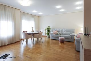 Affitto Appartamento  Plaza españa. Piso con vistas al parque de cabecera