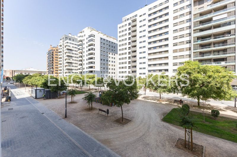 Foto 2a89ea69-9b93-49e8-b287-5badbab4abab. Pis amb calefacció aparcament piscina a Malilla Valencia