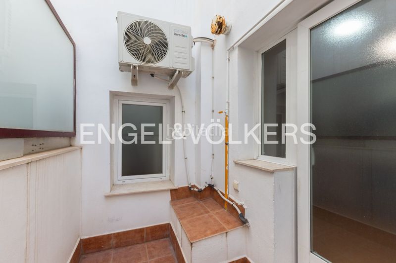 Foto 54a3eb62-4d18-4042-be95-7a9d08f214e5. Casa adossada amb calefacció aparcament piscina a Sagunt